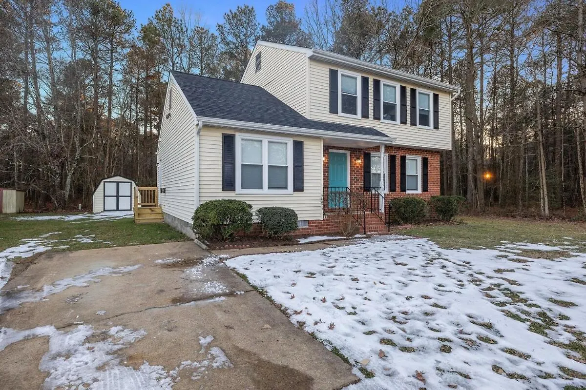 Pool Table Paradise! 3 Bedroom Getaway In Rva! Richmond USA
